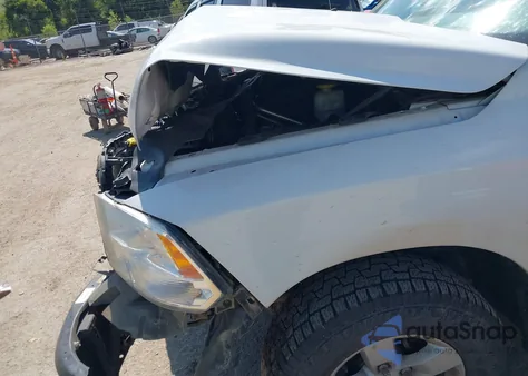 2018 Ram 1500 Ssv 4X4 5'7 Box z USA, uszkodzony, nr VIN 1C6RR7XT9JS318993